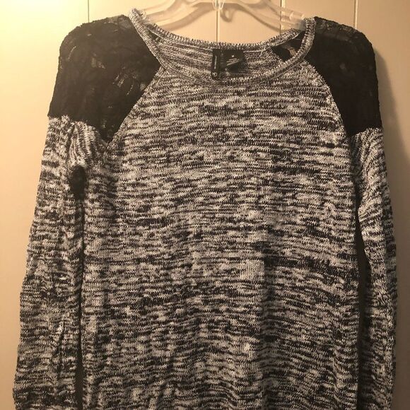 Sweaters - Lace shoulder sweater 